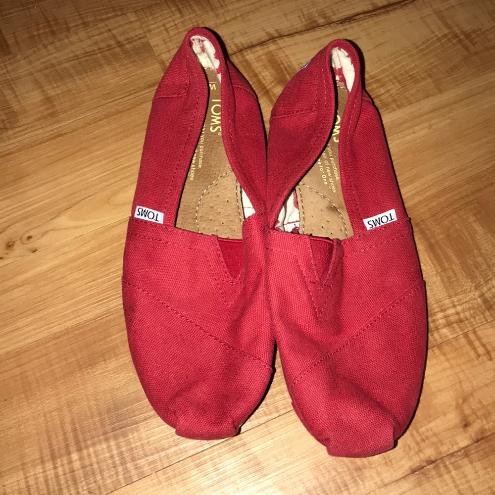 Toms